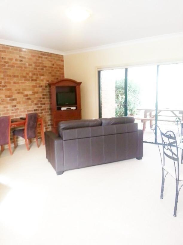 Potters Apartments Cessnock Room photo